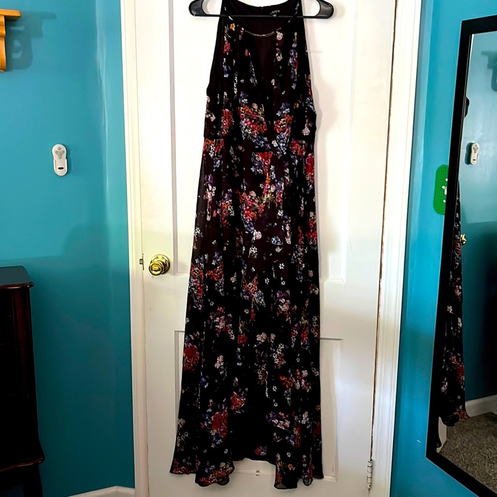 Brand new Chaya size 16W Floral High/Low Dress with Gold Neck Accent